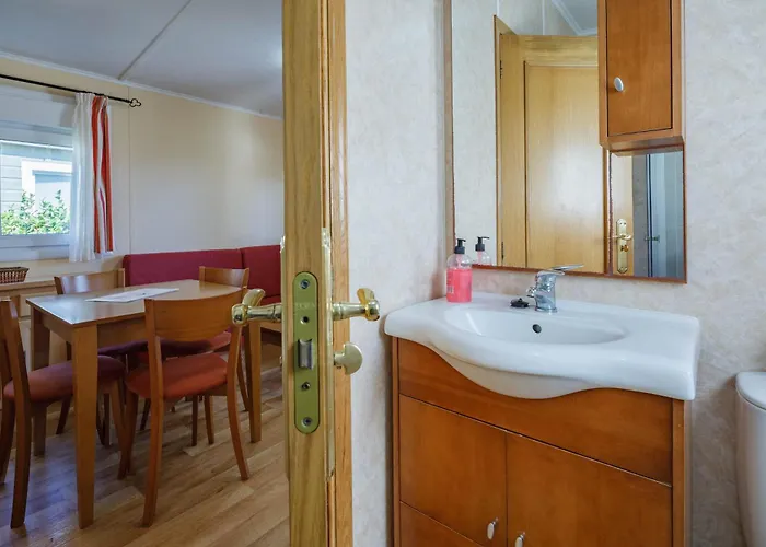 C База отдыха *